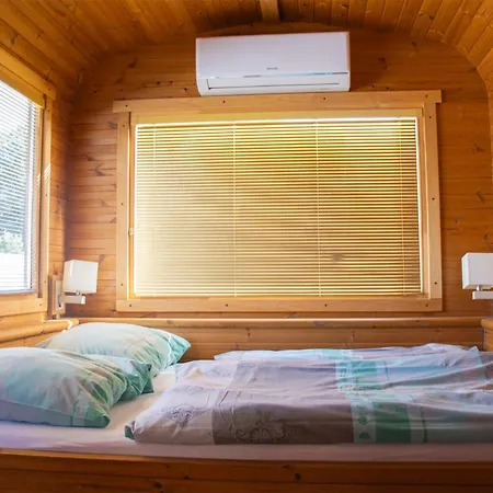 Stribrny Rybnik-7 By Interhome בית נופש Hradec Králové
